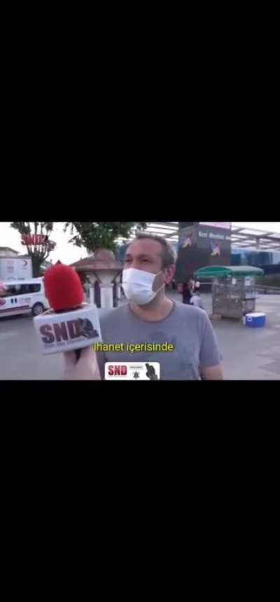 Yatağımda yatıyorum, tam uyuyacaktım ki vatan haini ilan edildim. Gel de uyu şimdi