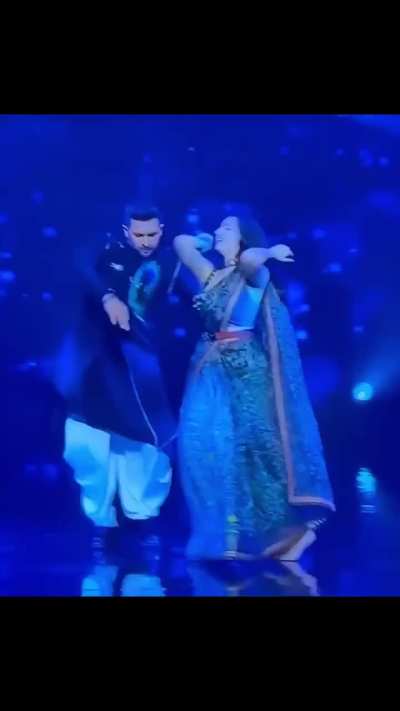 The first shot put his hands under the armpits and the other shot was swaying and smelling of sweat near him. I feel that he is a hugged person. I wish this moment next to the goddess Nora ☺️👅🔥