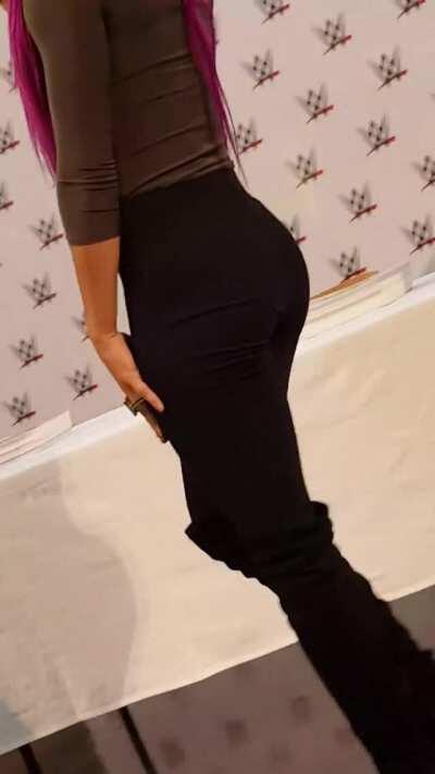 Sasha Banks - Damn Fine (1MIC)