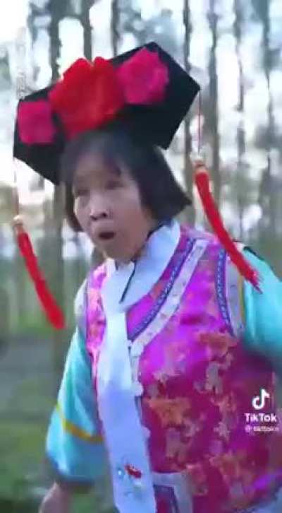 Eu não sei o que aconteceu, mas ao mesmo tempo a mensagem, o ensinamento, é tudo tão profundo que me levou a ter uma overdose de informação, eu soube de tudo, porém eu agora sou um novo ser, não sou mais do mesmo, porque saber tudo é perder tudo... (???)