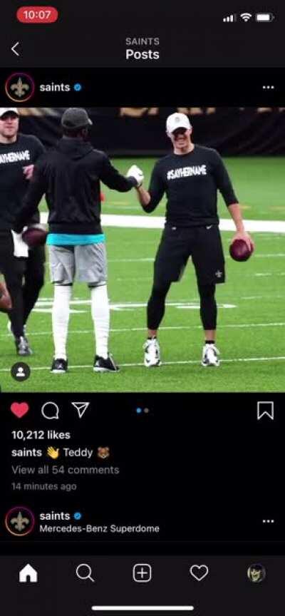 I wish someone would look at me the way Brees and Taysom look at Teddy.