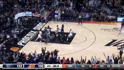 [Highlight] Booker drills the go-ahead triple to put the Suns up 1 with 5 seconds left