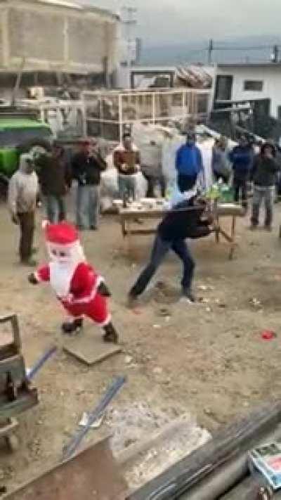 Dándole a la piñata