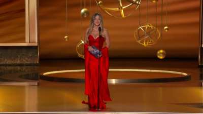 Sydney presenting the Outstanding Supporting Actor in a Limited Series at The Emmys - September 2025