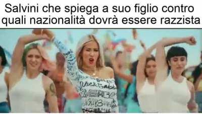 Investite su Salvini che crea tormentoni estivi