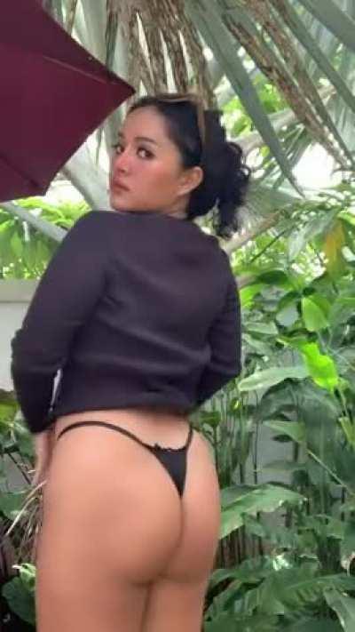 Can you cover me with your cum?