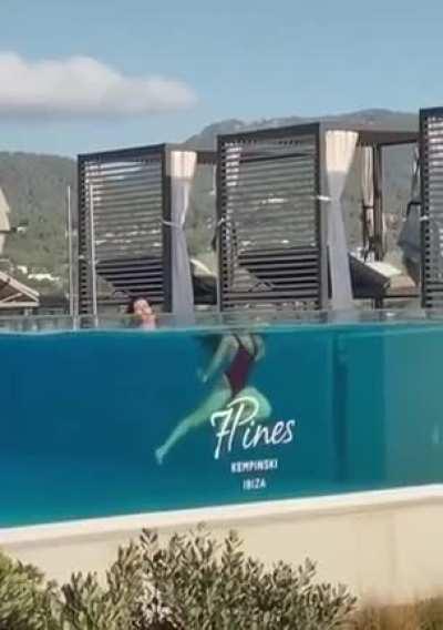 The way this woman swims