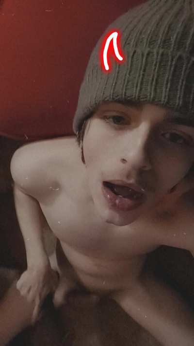 I recorded while dating my gf, that's how bad our sex life was 😭 I need to be turned into a woman by a real man age 19