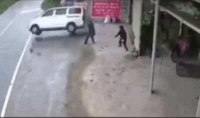 How to park a van. Steps 1 to 4 demonstrated.