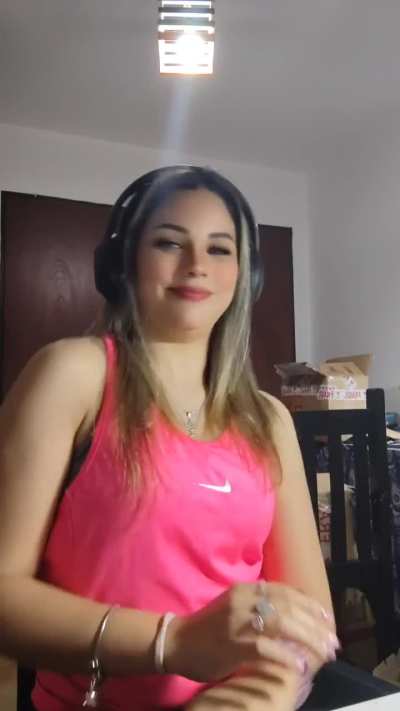 Even my pussy is clapping