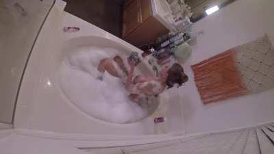 Hidden Camera Britney Amber Bath Time