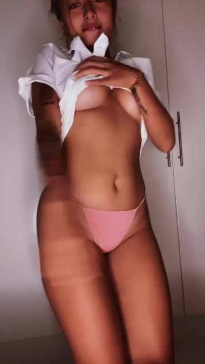 I hope that the 5 guys who see this like my curves 🦋