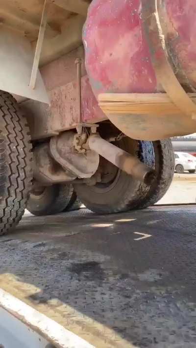 Blursed truck