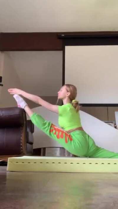 That split though😭💔