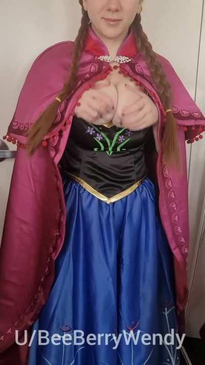 Anna from Frozen by BeeBerryWendy