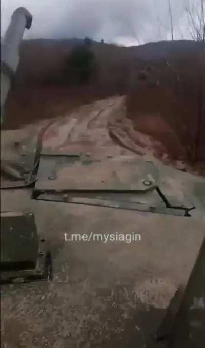 Leopard 2A4 going through Ukrainian mud.