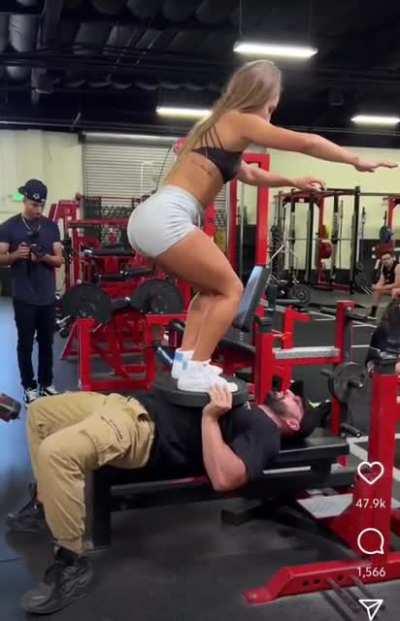 What could go wrong lifting a woman on a weight.