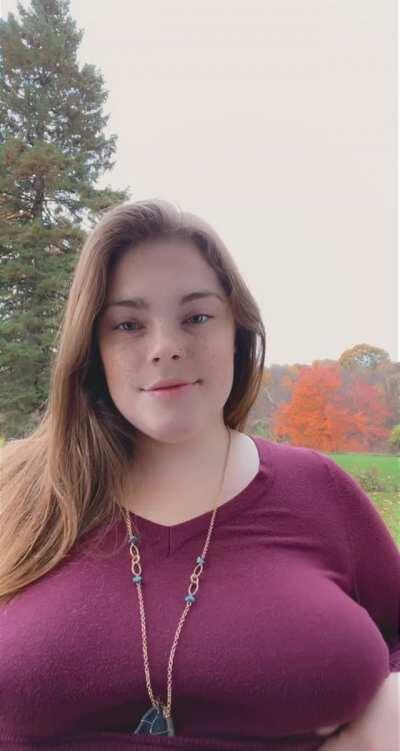 Dropping like the leaves around me 😇 (OC)