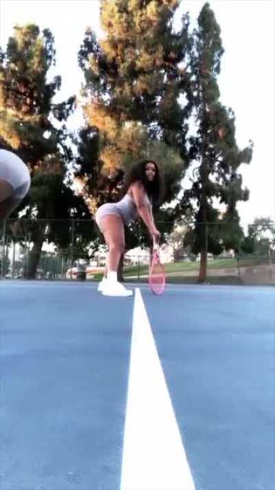 Damn ! I wish she would twerk on me !!!!