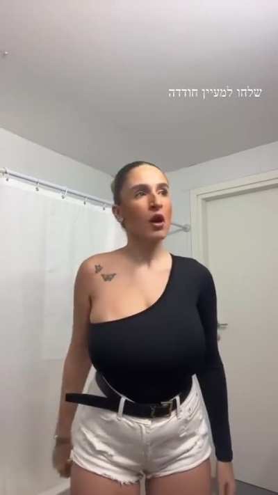 Noa in black. Beatifull!!!!!