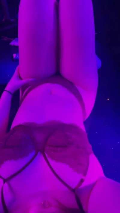 Slimthicccc stripper saying hello