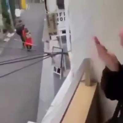 Dont touch me I'm a real live wire