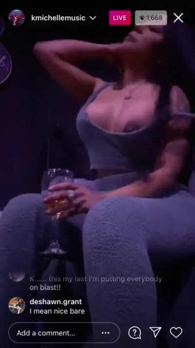 Caught her slippin🤫👀