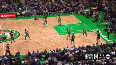[Highlight] Celtics continue dropping their bigs on screens and Klay gets his 4th 3-pointer of the 1st half