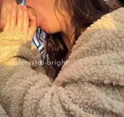 Stopping the car and suck a FAT COCK 🤤