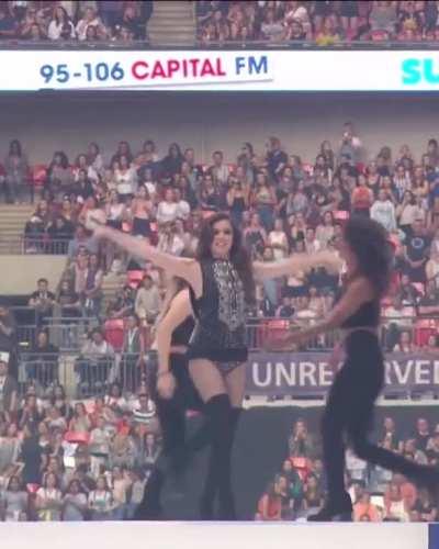 One more of her in this outfit. Good lord🤤