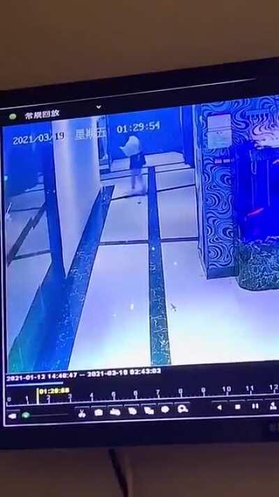 老头：简单放个地雷