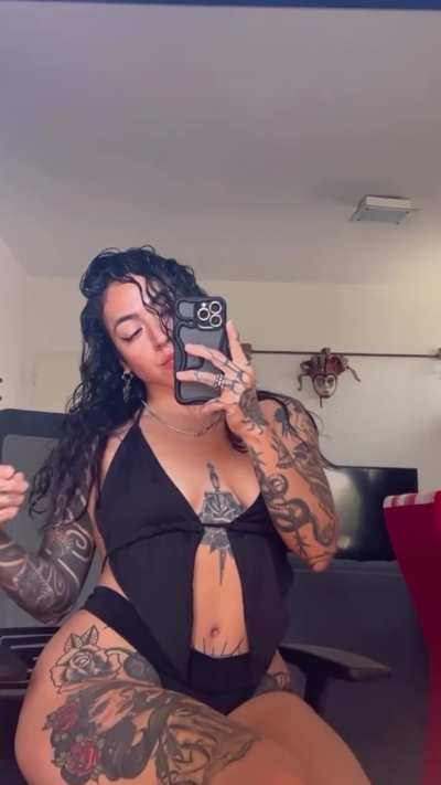 Tattooed skin, sharp tongue, bratty soul. You know you’re here to obey.