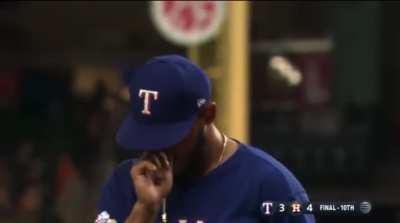 [Highlight] Jose Altuve scores on a wild pitch to walk-off the Rangers!