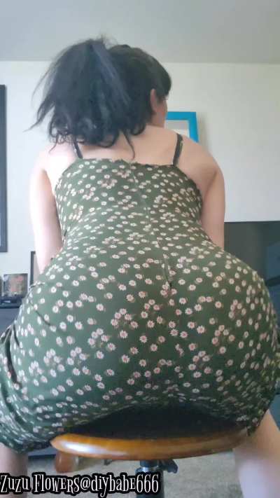 Showing off my trans booty in my summer dress on reels and tiktok has been so fun!