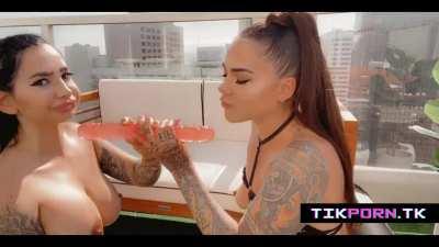 Quick but hot dildo kiss moment