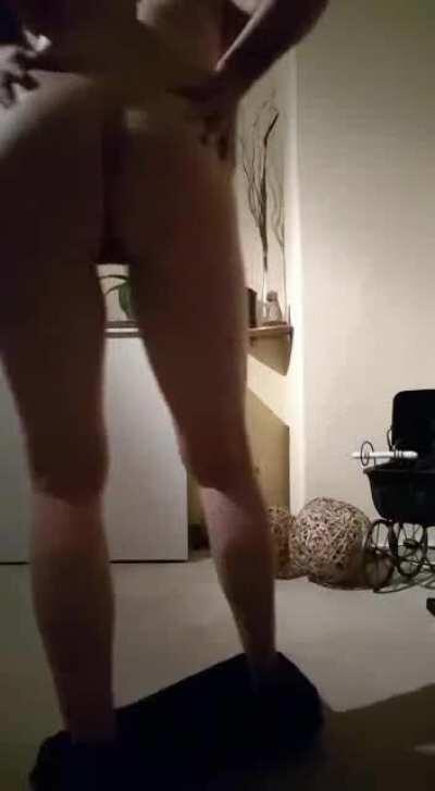 A present for the end of the year: If you like my ass, you can jerk off at the sight