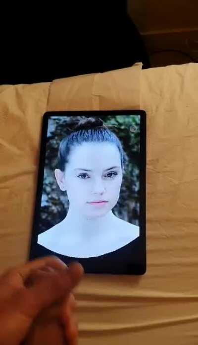 Another bud jerkin his big hard cock and giving Daisy Ridley a perfect cum tribute!! If u want 2 b fed pics and vids and can show off add hertsgirls on k1k!!! Second screen required