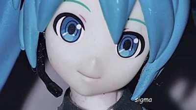 Otaku: Ecchi e muito bom Feminista: É seu c*, machista do cara*** . Otaku: