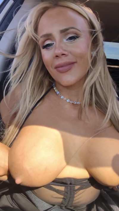 I cum with built in airbags and amazing road head skills