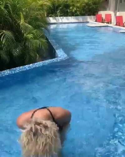 I wanna share Bebe Rexha with a bud