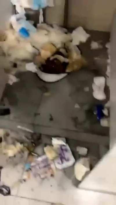 上海某隔离点卫生间《老八の天堂》