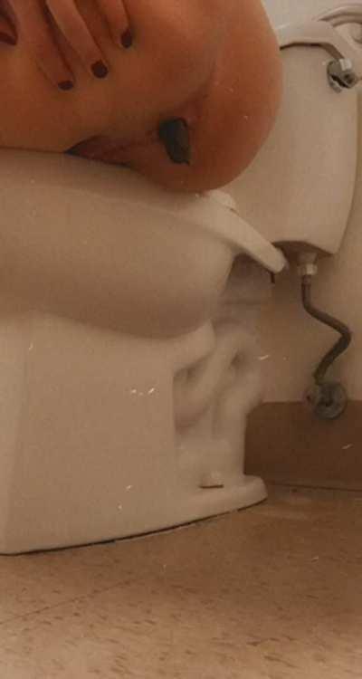 [F18] Next stinky log goes down ur throat, daddy 🥰❤️