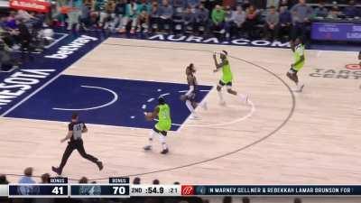 [Highlight] Jarred Vanderbilt gets the steal on one end and reaches high to throw down the lob on the other!