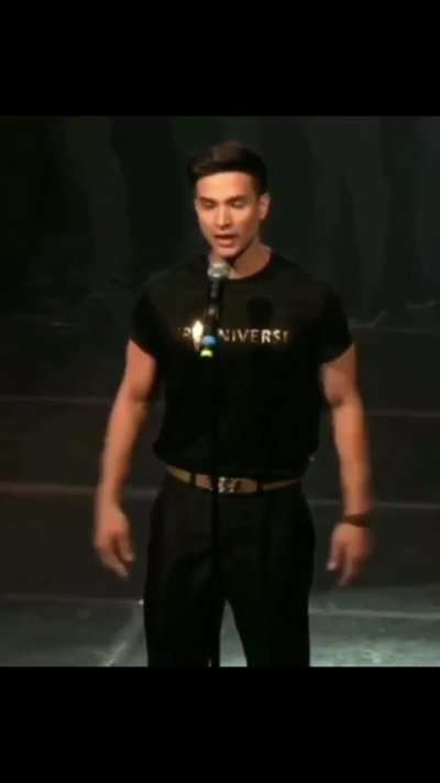 When being good looking is your entire personality 