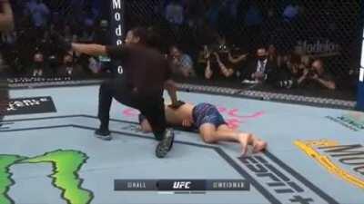 Ever seen a rubber leg? From UFC 261