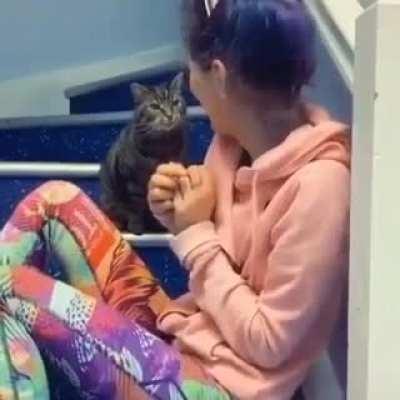 Who sings better??😘😁