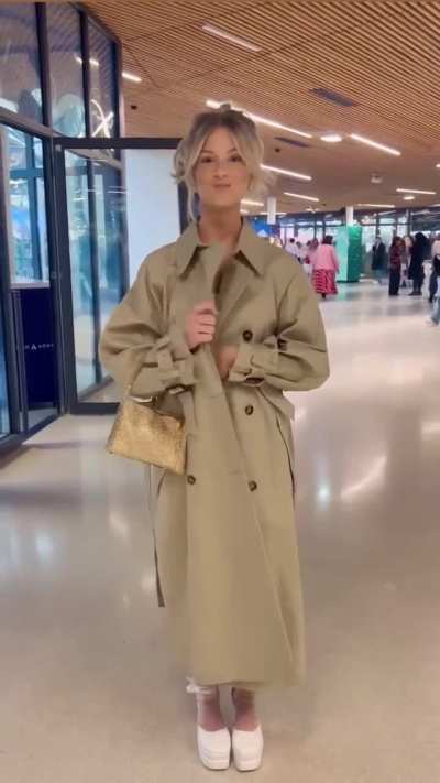 Manou wil je wat laten zien