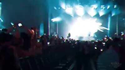 This song gonna be crazy at concerts bruh