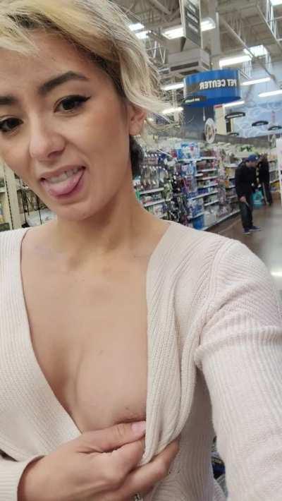 Taking a few risks while shopping [gif]