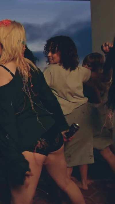 Billie Eilish's big tits and ass plot in her music video 'Losr Cause' [slow-mo]